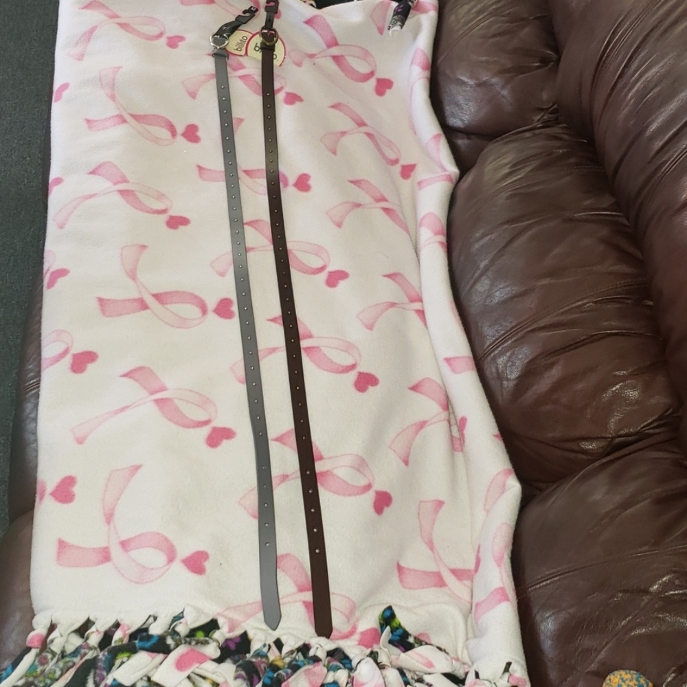 2 women's belts
